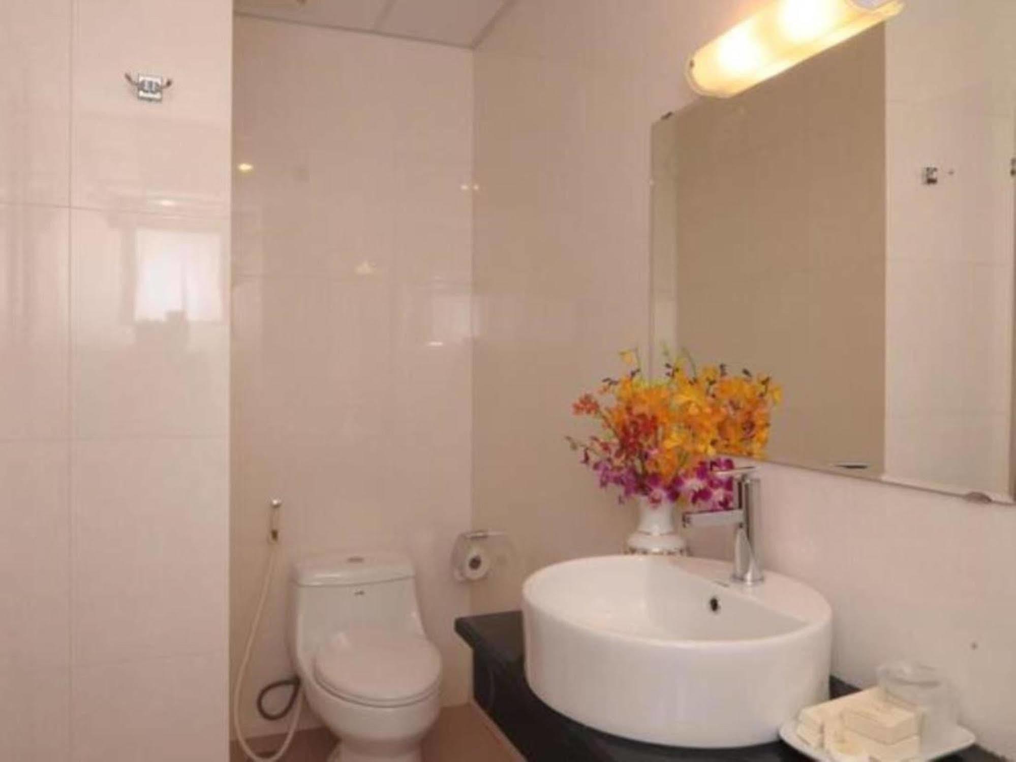 Reddoorz Ruby Star Hotel Truong Dinh Thành Pho Ho Chí Minh Esterno foto